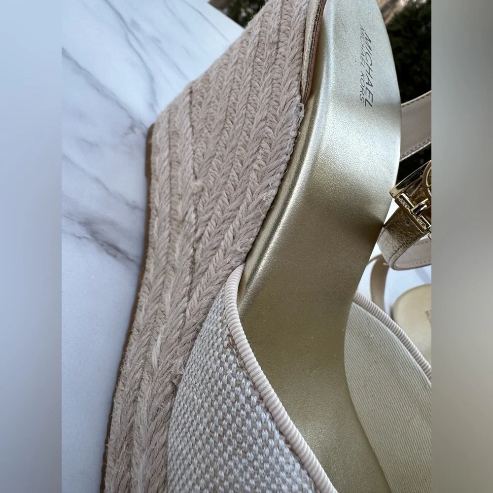 Michael Kors Larissa Logo Espadrille Wedge Sandals Cream Gold Size 9.5